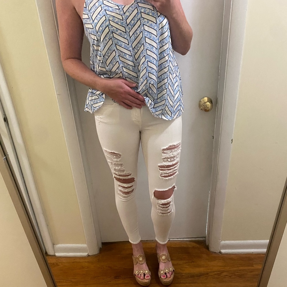 28/29 Frame skinny ripped distressed white jeans